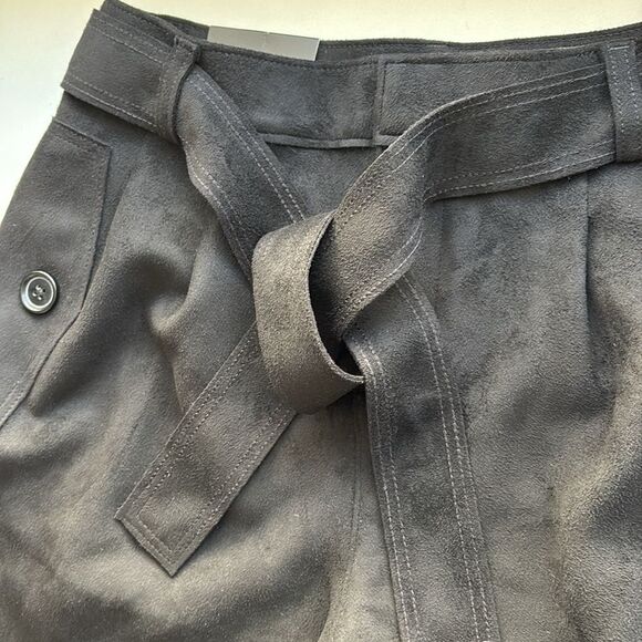 Banana Republic Faux‎ Suede Belted Shorts Womens Size 2 Black - Picture 8 of 8